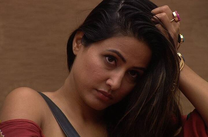  इस टास्क के खत्म होने के बाद हिना खान को रो-रो के बुरा हाल हो गया. हिना खान ने कहा कि ''हम लोग मेरी वजह से टास्क हारे हैं.''