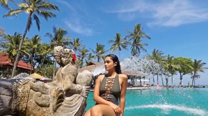 आगे की स्लाइड्स में देखें त्रिधा की खूबसूरत तस्वीरें