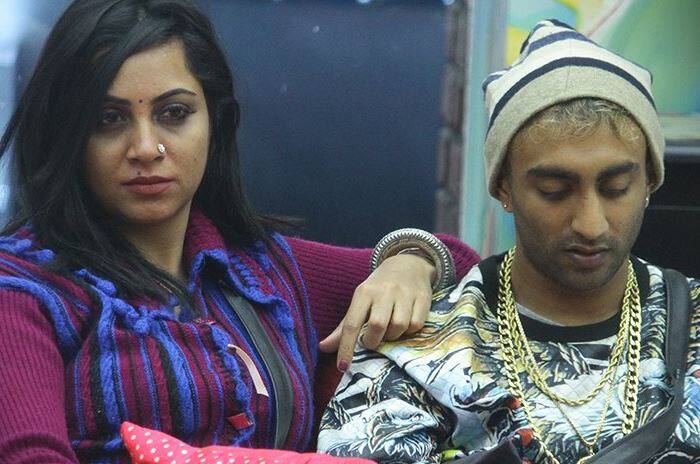  सब्यासांची के बाद आकाश और बंदगी भी बर्जर बजने पर रॉकेट से बाहर आए थे. इसलिए बिग बॉस ने इन दोनों को भी कैप्टेनसी का दावेदार बनाया है.