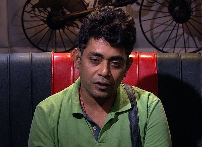 आपकी जानकारी के लिए बता दें कि कल के एपिसोड में कैप्टेनसी टास्क को जीतकर सब्यासांची नए कैप्टन बने थे. अब देखना दिलचस्प होगा कि सब्यासांची के जाने के बाद घर का नया कैप्टन कौन बनता है.