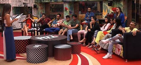 Bigg Boss 11: वीकेंड का वार में होगा बड़ा धमाका, ये दो कंटेस्टेंट्स हुए घर से बाहर Bigg Boss 11: वीकेंड का वार में होगा बड़ा धमाका, ये दो कंटेस्टेंट्स हुए घर से बाहर
