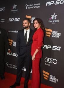 Sports Honours Awards: रेड कार्पेट पर छाया अनुष्का-विराट का ये अंदाज, दिखें सानिया-आमिर सहित कई सितारे