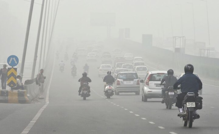 Pollution can get relief in Delhi, weather department says light rain दिल्ली में जहरीली धुंध से राहत मुमकिन, आज और कल हल्की बारिश के आसार