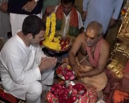 मंदिर यात्राओं से गुजरात फतह की कोशिश में राहुल, बीजेपी बोली- सब वोट के लिए