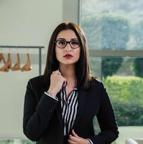 after arjun kapoor first look of parineeti chopra in sandeep of pinky faraar released trending on twitter 'संदीप और पिंकी फरार' में अर्जुन के बाद परिणीति का फर्स्ट लुक रिलीज