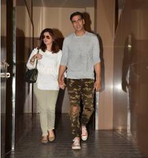PVR के बाहर हाथों में हाथ डाले दिखे अक्षय-ट्विंकल, बेटा आरव भी था साथ 