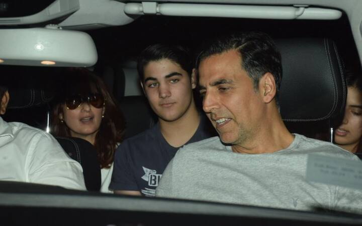 ट्विंकल अक्सर बच्चों की तस्वीर सोशल मीडिया पर पोस्ट करती रहती हैं. आरव नितारा से बड़े है उनकी उम्र 15 साल है. 