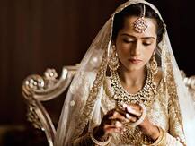 जब दुल्हन ने अपने लिबास में बनवा डाली लव स्टोरी 