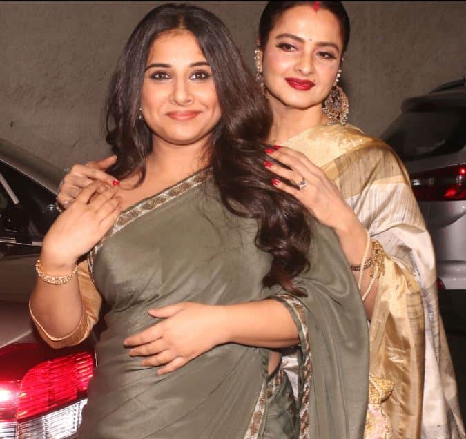 इसके बाद दोनों अभिनेत्रियों ने कैमरे के लिए पोज दिया. (Photo: Fotocorp)