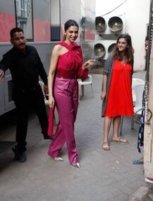 विरोधियों से बेपरवाह होकर ‘पद्मावती’ का प्रमोशन कर रही हैं दीपिका पादुकोण, देखें तस्वीरें 