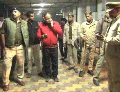 मेरठ: पुलिस के साथ एनकाउंटर में दो बदमाश जख्मी, की थीं लूट की कई वारदातें मेरठ: पुलिस के साथ एनकाउंटर में दो बदमाश जख्मी, की थीं लूट की कई वारदातें