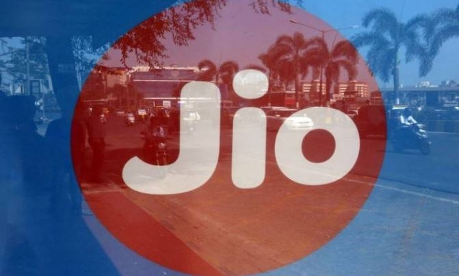 Reliance Jio likely to launch low cost 4G smartphone रिलायंस जियो लाने वाला है 4G स्मार्टफोन, कीमत होगी बेहद कम