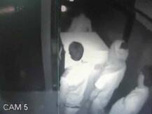 5 लाख रुपयों से भरे ATM को 10 मिनट में उखाड़ा, बोरे में भर कर ले गए