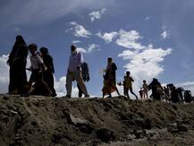 म्यांमार सैनिकों ने असंख्य रोहिंग्या महिलाओं-लड़कियों से किया गैंग रेप: रिपोर्ट