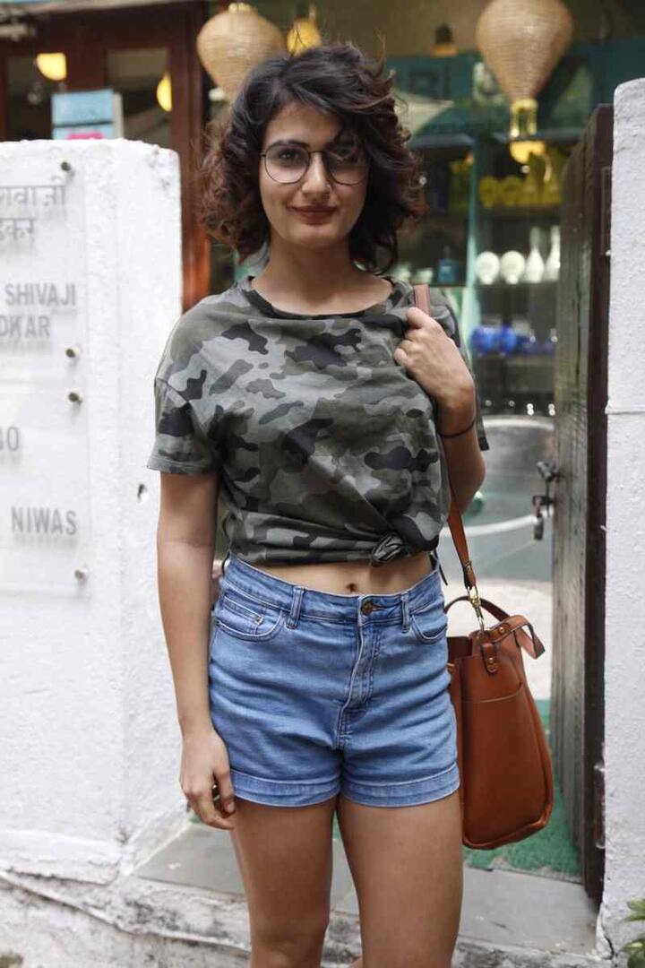 आपको याद ही होगा कि फातिमा ने अपना धमाकेदार करियर दंगल से शुरू किया था.