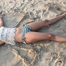 पूल में उतरीं लाखों दिलों की धड़कन रिया