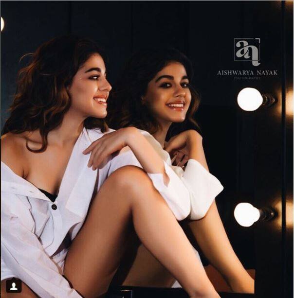 आलिया सोशल मीडिया पर काफी एक्टिव हैं और अपनी तस्वीरें शेयर करती रहती हैं.