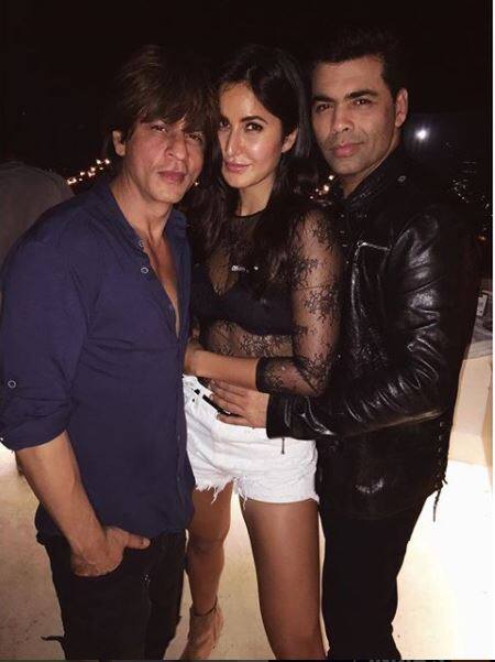 एक्ट्रेस कैटरीना कैफ ने पार्टी की एक तस्वीर शेयर की है, जिसमें वो बॉलीवुड के किंग शाहरुख खान और फिल्ममेकर करण जौहर के साथ पोज देती हुईं नजर आ रही हैं.