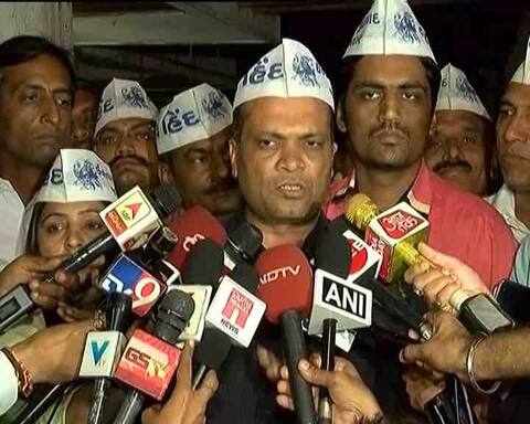 कांग्रेस ने किया पाटीदारों से समझौते का दावा, कल हार्दिक करेंगे फॉर्मूले का एलान कांग्रेस ने किया पाटीदारों से समझौते का दावा, कल हार्दिक करेंगे फॉर्मूले का एलान