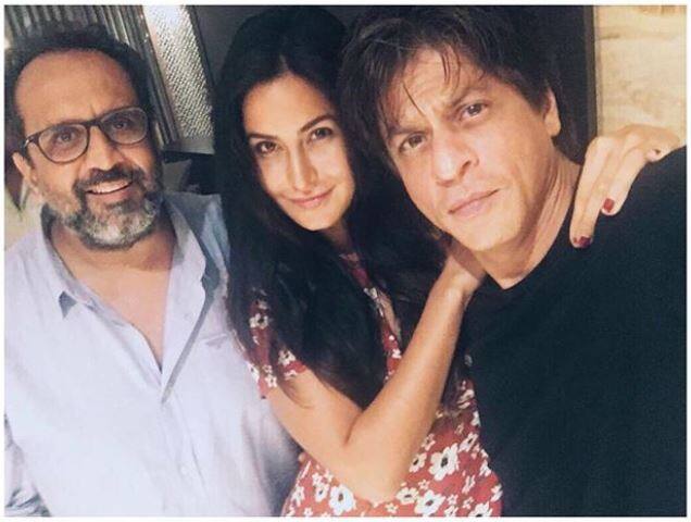 बता दें शाहरुख खान और कैटरीना कैफ फिल्ममेकर आनंद एल राय की आने वाली फिल्म में एक साथ नजर आने वाले हैं. हालांकि, इस फिल्म का नाम अभी डिसाइड नहीं किया गया है.