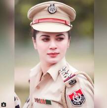 सोशल मीडिया पर वायरल हुईं इस \'पुलिसवाली\' की तस्वीरें, ये है सच्चाई