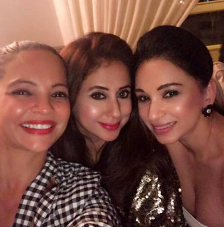 इस पार्टी में काफी समय बाद अभिनेत्री उर्मिला मातोंडकर भी नज़र आईं. (Photo: Instagram)