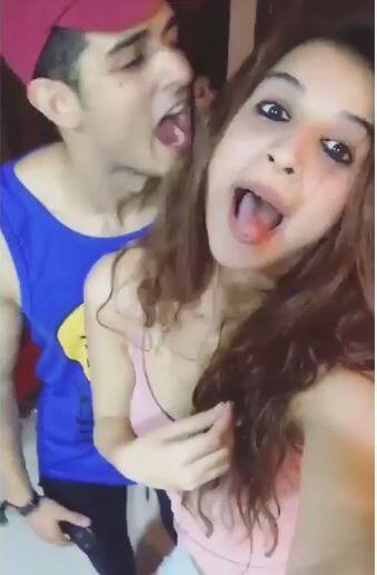 हालांकि वे बिग बॉस के घर में मौजूद स्ट्रांग कंटेस्टेंट हिना और सपना के आगे नहीं टिक पाईं.