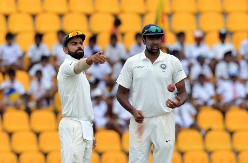 श्रीलंका के खिलाफ 16 नवंबर से 20 नवंबर के बीच खेले गए पहले टेस्ट मुकाबले में भारत के किसी भी स्पिनर को एक भी विकेट नहीं मिला.