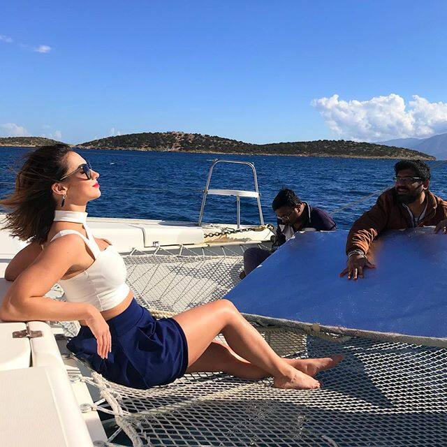 बताते चलें कि लॉरेन ने भारत में भी कई डांस शोज़ में भाग लिया है.