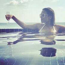 બ્લેક આઉટફિટ પહેરીને Nia Sharmaએ બતાવ્યા નખરાં, ગૉર્ઝિયસ લૂક જોઇને ફેન્સ હાર્યા દિલ