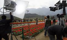 स्ट्रगलिंग एक्ट्रेस का दर्द, \'उसने अचानक मेरी जांघ पर अपना हाथ रख दिया\'