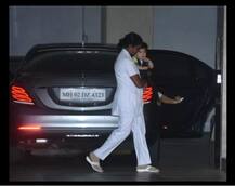  11 महीने के तैमूर अली खान नानी बबीता कपूर के घर के सामने किए गए स्पॉट