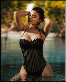 हमेशा अपनी बॉडी फ्लॉन्ट करने वाली \'प्रेग्नेंट\' काइली जेनर क्यों छुपा रही हैं अपना बेबी बंप?