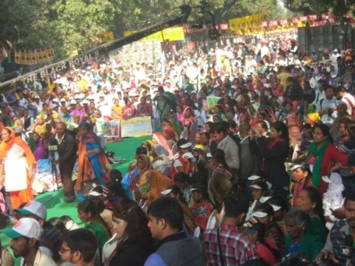  इस संसद में 'कृषि उपज लाभकारी मूल्य गारंटी' बिल भी पेश किया गया. इन बिल में मांग की गई है कि उपज की लागत का डेढ़ गुना दाम किसानों को मिले ताकि उनकी आर्थिक स्थिति थोड़ी बेहतर हो. 