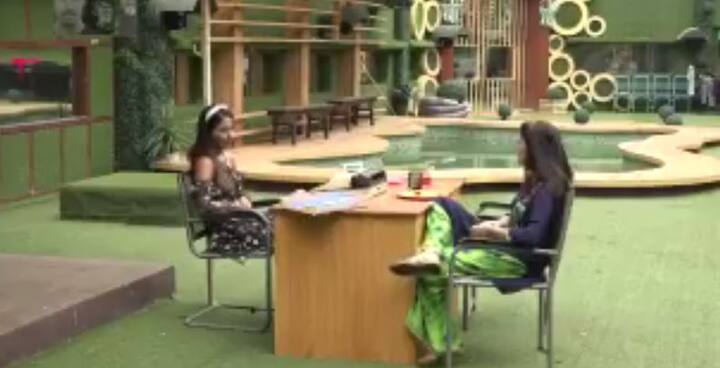  हिना खान ने सपना चौधरी से जाकर कहा कि पुनीश आपके शो के बारे में बुरी बात बोल रहा था. यह सुनते ही सपना चौधरी भड़क गईं और पुनीश को उसकी औकात दिखाने की बात कहने लगीं.