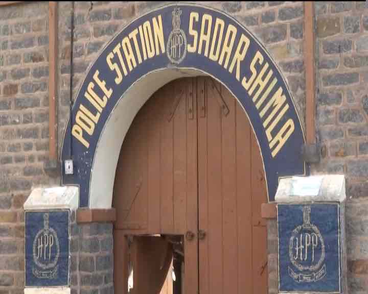 कर्नल ने लेफ्टिनेंट कर्नल की बेटी को बुलाया घर, शराब पिला कर किया रेप