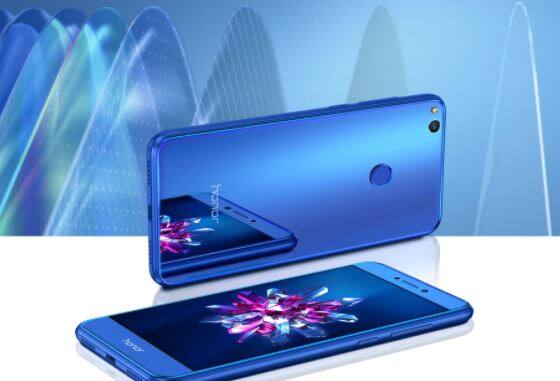 ऑनर 8 लाइट की कीमत में हुई कटौती, नई कीमत होगी 15,999 रु. Honor 8 Lite Gets a Price Cut in India ऑनर 8 लाइट की कीमत में हुई कटौती, नई कीमत होगी 15,999 रु.