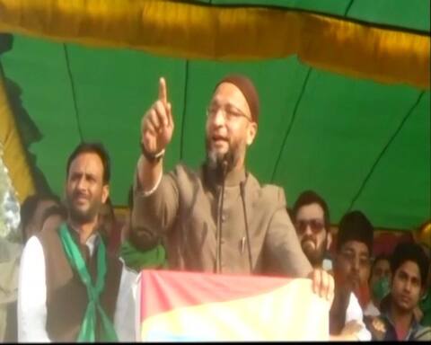 गुजरात चुनाव: ओवैसी ने मारी एंट्री, कहा- पटेलों को आरक्षण तो मुसलमानों को क्यों नहीं? गुजरात चुनाव: ओवैसी ने मारी एंट्री, कहा- पटेलों को आरक्षण तो मुसलमानों को क्यों नहीं?