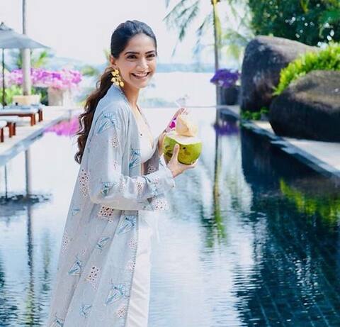 Sonam Kapoor के घर आया नन्हा मेहमान , सोशल मीडिया पर पोस्ट कर दी Good News | ENT LIVE