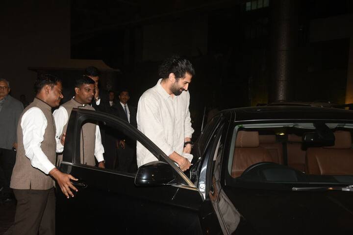 'आशिकी 2' एक्टर आदित्य रॉय कपूर भी दिखाई दिए.
