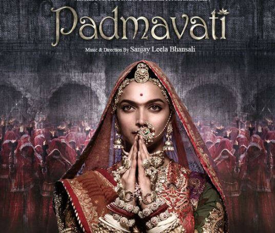हाल के दिनों में ऐसा देखा गया है कि बॉलीवुड की कई फिल्में विवादों में रही हैं और डायरेक्टर संजय लीला भंसाली की फिल्म 'पद्मावती' इसका सबसे ताजा उदाहरण है. लेकिन बॉलीवुड की कई फिल्में ऐसी भी हैं जिन्होंने विवादों में रहने के बावजूद भी बॉक्स ऑफिस पर कमाल का प्रदर्शन किया है. आज हम आपको ऐसी ही फिल्मों के बारे में बताने जा रहे हैं.
