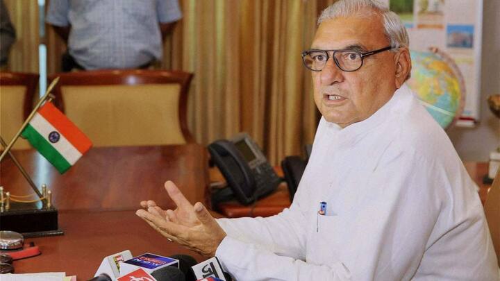 उन्होंने कहा कि मानुषी को वैसा ही सम्मान दिया जाना चाहिए जैसा ओलंपिक में गोल्ड मेडल जीतने वाले खिलाड़ियों को दिया जाता है. वे आगे कहते हैं कि मानुषी ने भी हरियाणा और पूरे देश को ख्याति दिलवायी है.