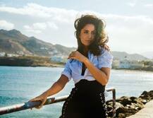 कैटरीना कैफ के ये दो अंदाज़ कौन सी कहानी बयान कर रहे हैं?