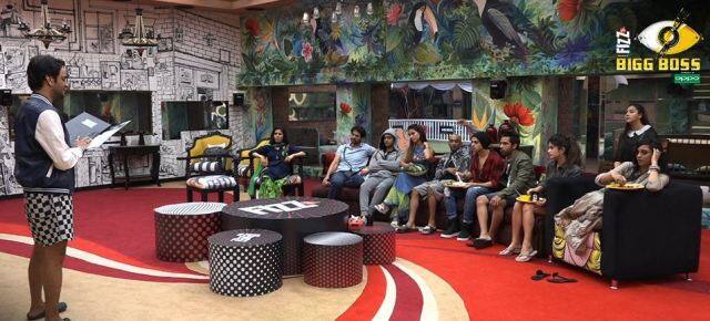 रिएलिटी शो 'बिग बॉस' सीजन 11 में आज सलमान खान का वीकेंड का वार एपिसोड टेलीकास्ट होने जा रहे है. आज के एपिसोड में ही यह बताया जाएगा कि घर से बाहर जाने के लिए नॉमिनेटिड कंटेस्टेंट्स में से किस कंटेस्टेंट की छुट्टी होगी. बता दें कि सलमान खान के इस एपिसोड की शूटिंग पूरी हो चुकी है और लगातार दूसरे हफ्ते एक मशहूर नाम घर से बेघर हो गया है.