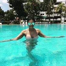 \'इत्तेफाक\' में नज़र आईं मंदिरा वैसे तो 45 की हो गई हैं लेकिन उनकी तस्वीरें कहती हैं कुछ और ही कहानी