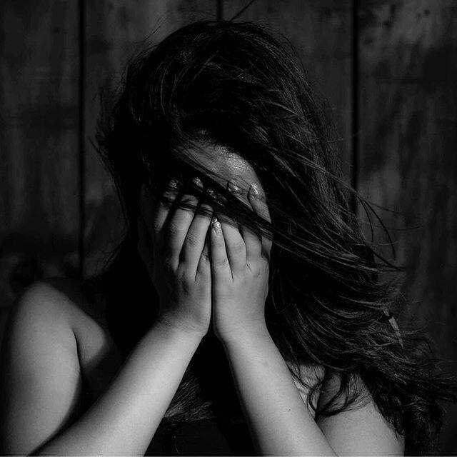 बीते दिनों उन्होंने अपने एक मार्मिक फ़ोटोशूट की तस्वीरें इंस्टा पर शेयर की थीं.