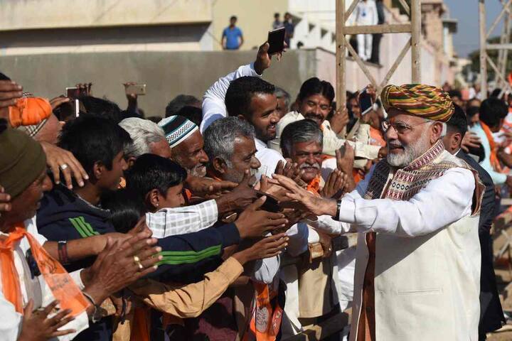 सभी तस्वीरें ट्विटर से ली गई हैं. 