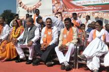 गुजरात चुनाव: सास-बहू का झगड़ा खत्म, 35 साल की सास ने 50 साल की बहू को दिया आशीर्वाद