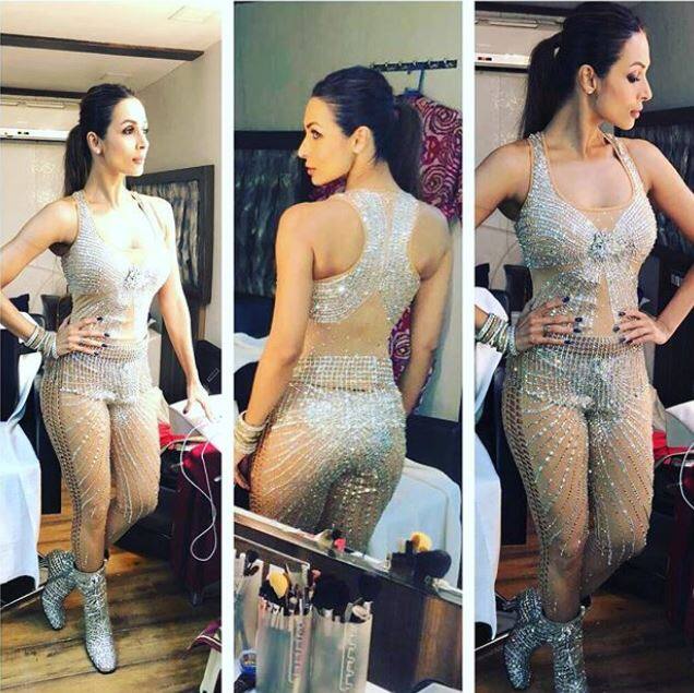   वहीं आप ये भी अंदाज़ा नहीं लगा पाए होंगे कि मलाइका 15 साल के एक बेटे की मां हैं. बताते चलें कि सलमान ख़ान के बड़े भाई अरबाज़ ख़ान और मलाइका का इसी साल तलाक हो गया.