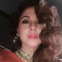 PICS: फिल्मों के ग्लैमर से परे कुछ यूं जिंदगी बिता रहीं हैं उर्मिला मातोंडकर